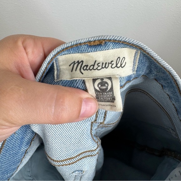 Madewell The Petite Perfect Vintage Jean in Coffey Wash: Worn-In Edition - Picture 5 of 8